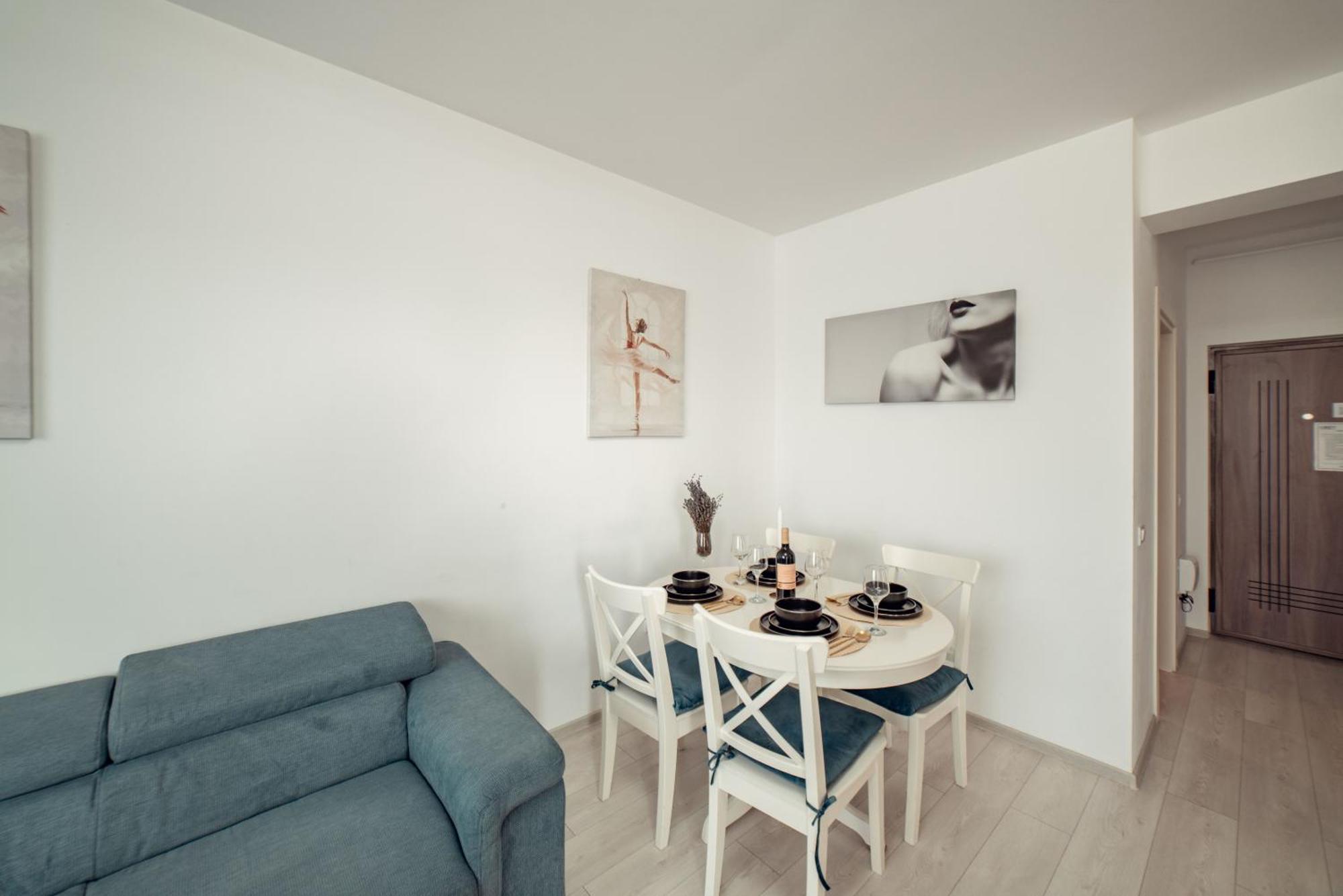 Cozycollection Apartments At Q Residence #6 雅西 外观 照片