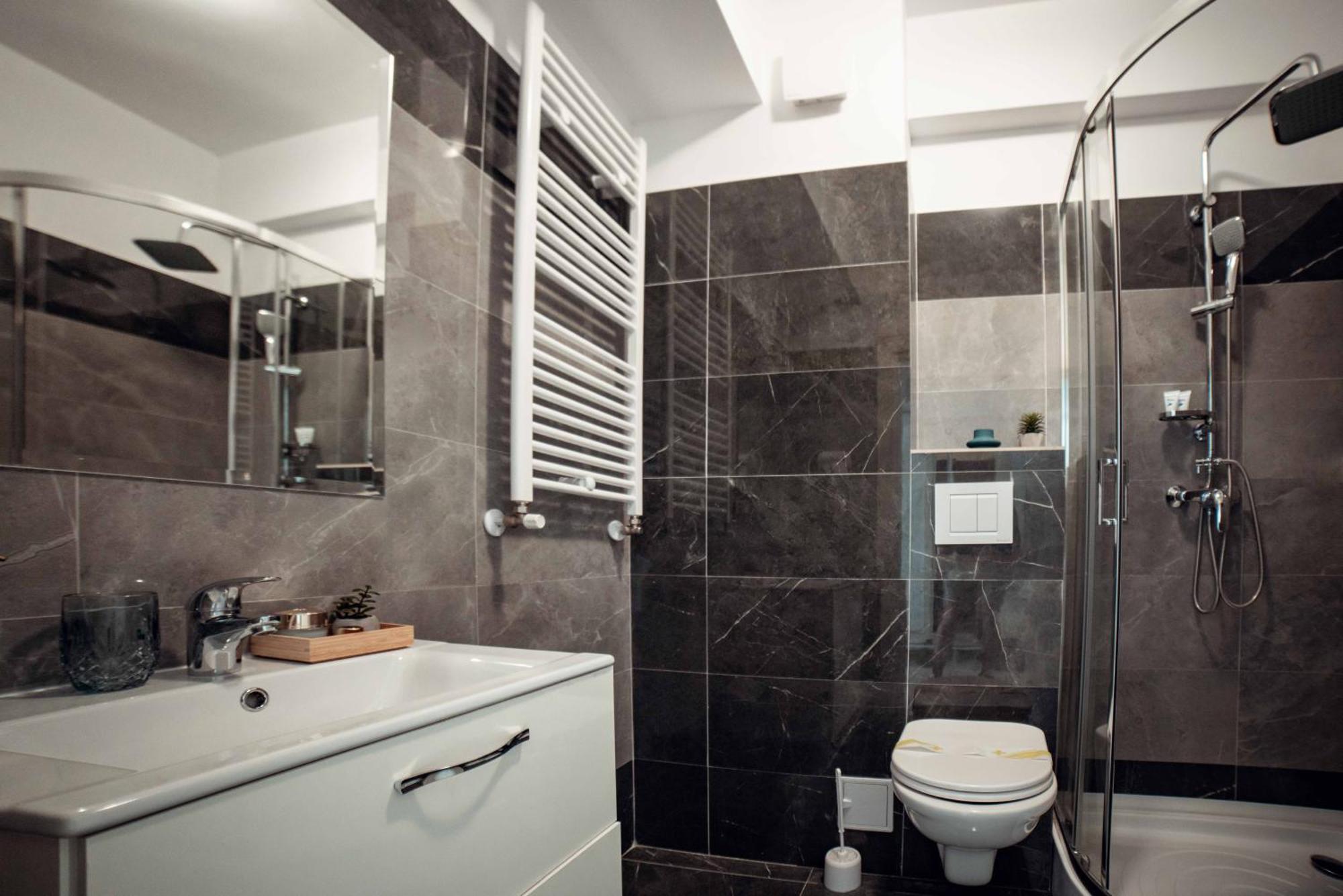 Cozycollection Apartments At Q Residence #6 雅西 外观 照片